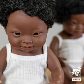 Lalka Miniland Czarnoskóry Chłopiec z Zespołem Downa